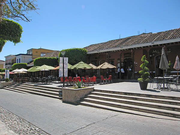 Plaza restaurants