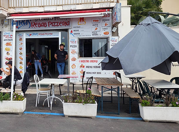 The front of Restaurant Aras Kebab Pizzeria, Anzio, Italy