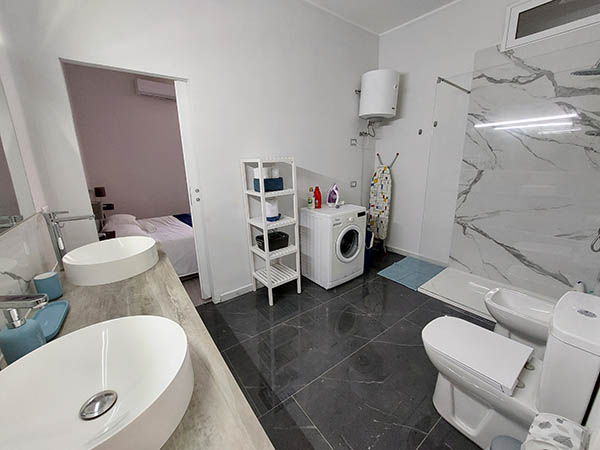 Master bathroom Apartment in Catania, Sicily