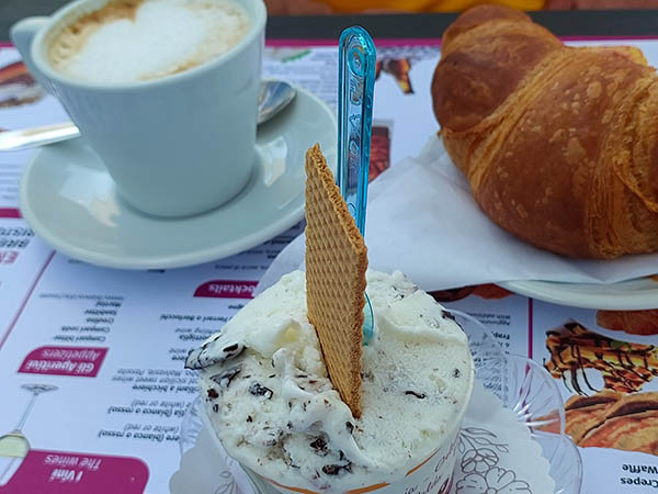 Stracciatella gelato, capucchino, croissant, Cefalu, Sicily