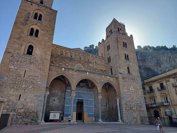 The front of the Cathedral with the Bishop's Palace to the right, Cefalu, Sicily