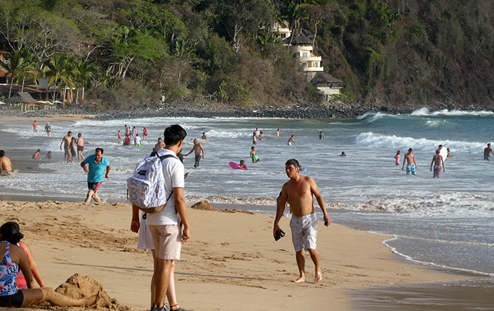 Long easy surf, perfect for both kids and adults, Chacala, Nayarit, Mexico