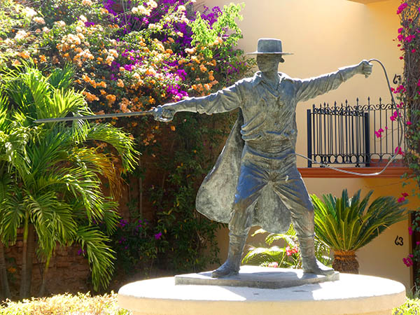Bronze statue of the Legendary Hero, ZORRO! El Fuerte, Mexico