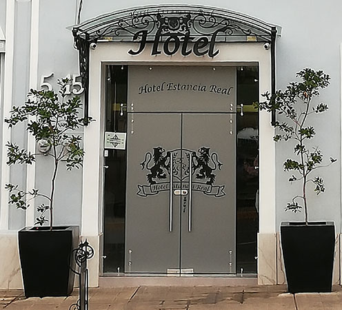 Entrance to LOLA's through Hotel Estancia Real, Tepatitlan, Mexico
